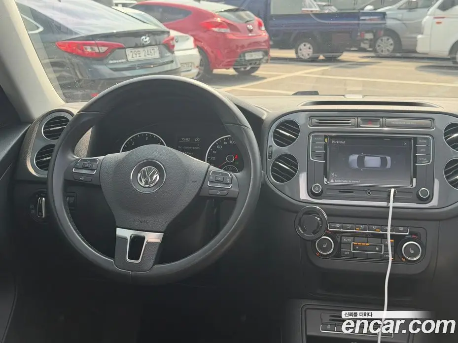 Volkswagen Tiguan 2013 2.0 автомат (гидро), фото 14 Volkswagen Tiguan 2013 2.0 автомат (гидро), фото 14