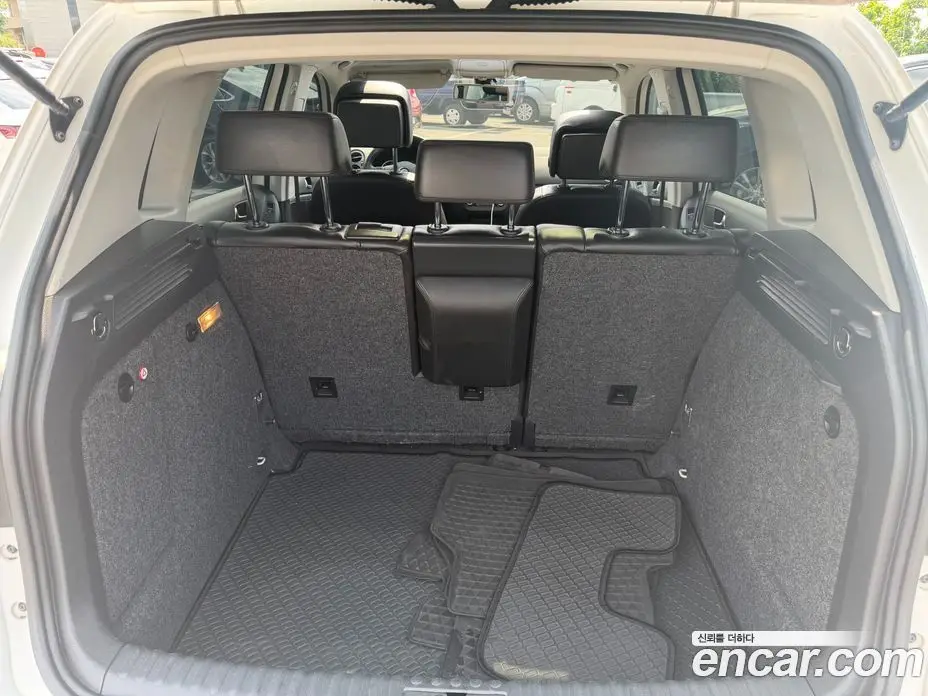 Volkswagen Tiguan 2013 2.0 автомат (гидро), фото 18 Volkswagen Tiguan 2013 2.0 автомат (гидро), фото 18
