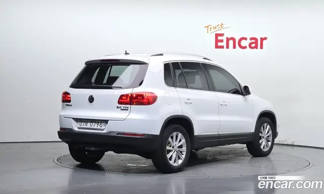 Volkswagen Tiguan 2015 2.0 автомат (гидро), миниатюра 2 Volkswagen Tiguan 2015 2.0 автомат (гидро), миниатюра 2