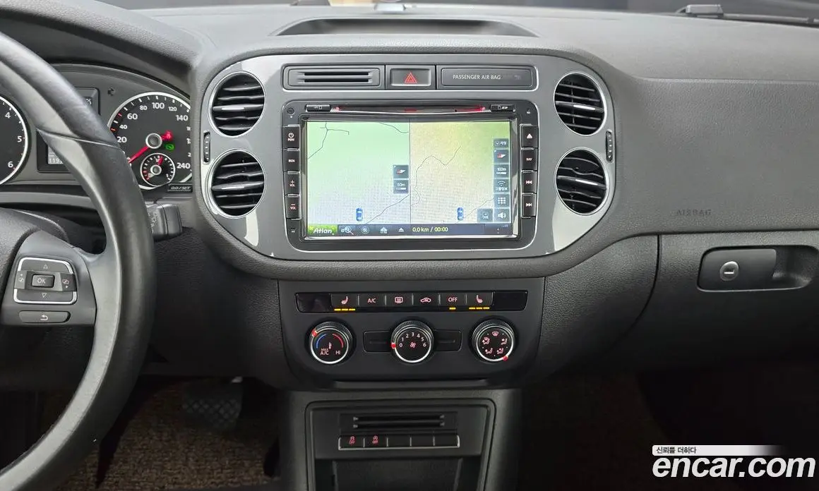 Volkswagen Tiguan 2015 2.0 автомат (гидро), фото 19 Volkswagen Tiguan 2015 2.0 автомат (гидро), фото 19
