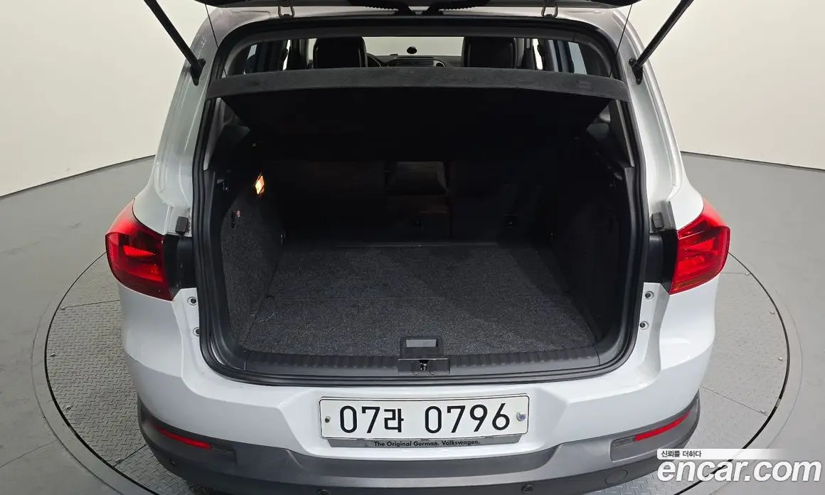 Volkswagen Tiguan 2015 2.0 автомат (гидро), фото 20 Volkswagen Tiguan 2015 2.0 автомат (гидро), фото 20