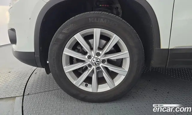 Volkswagen Tiguan 2015 2.0 автомат (гидро), миниатюра 5 Volkswagen Tiguan 2015 2.0 автомат (гидро), миниатюра 5