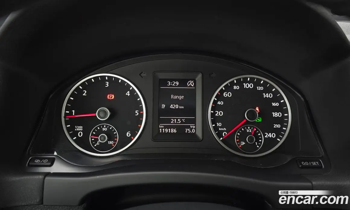 Volkswagen Tiguan 2015 2.0 автомат (гидро), фото 8 Volkswagen Tiguan 2015 2.0 автомат (гидро), фото 8