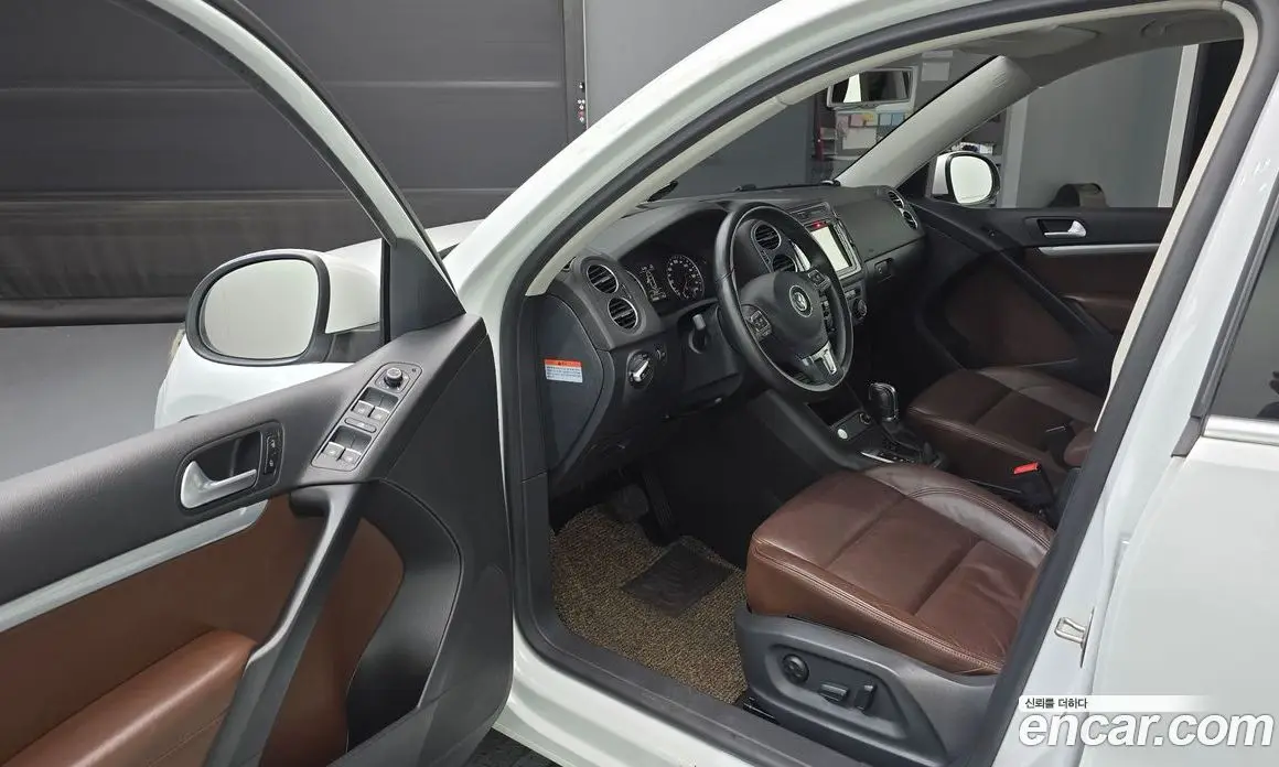 Volkswagen Tiguan 2015 2.0 автомат (гидро), фото 10 Volkswagen Tiguan 2015 2.0 автомат (гидро), фото 10