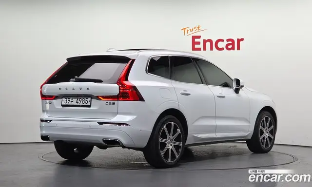 Volvo XC60 2018 2.0 автомат (гидро), миниатюра 2