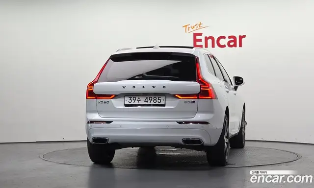Volvo XC60 2018 2.0 автомат (гидро), миниатюра 4