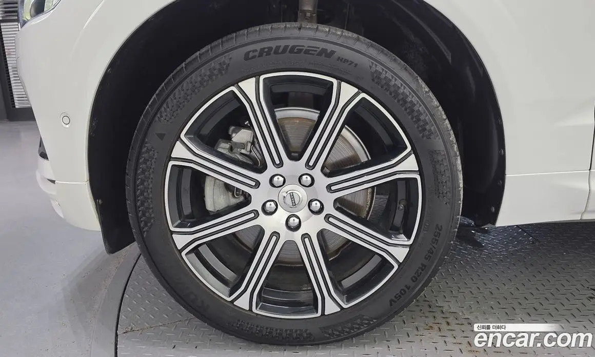 Volvo XC60 2018 2.0 автомат (гидро), фото 5