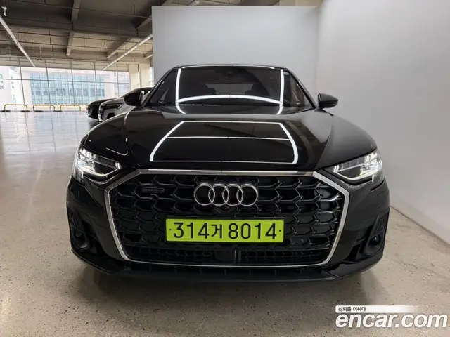 Audi A8, 2023, 600 км