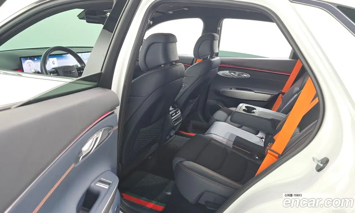 Genesis GV70 2024 2.5 автомат (гидро), фото 12 Genesis GV70 2024 2.5 автомат (гидро), фото 12