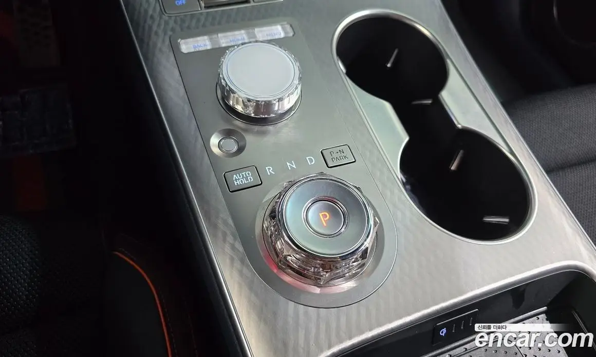Genesis GV70 2024 2.5 автомат (гидро), фото 9 Genesis GV70 2024 2.5 автомат (гидро), фото 9