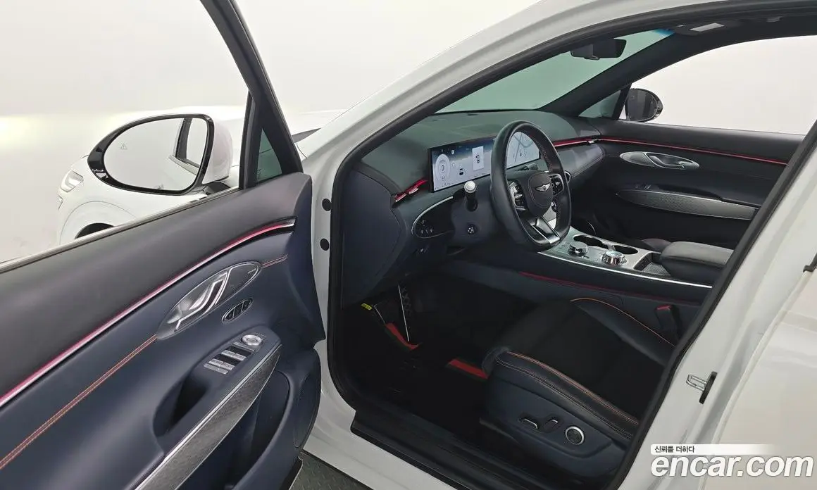 Genesis GV70 2024 2.5 автомат (гидро), фото 10 Genesis GV70 2024 2.5 автомат (гидро), фото 10