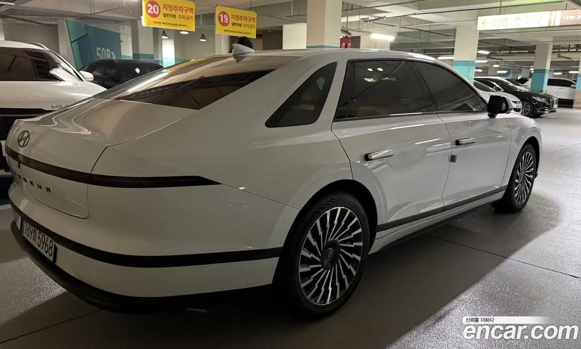 Hyundai Grandeur 2026 1.6 автомат (гидро), фото 4