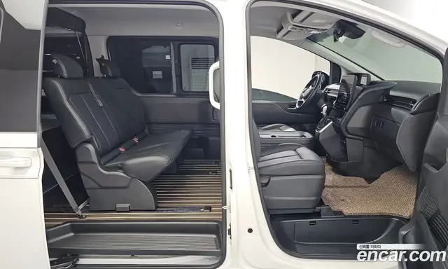 Hyundai Staria 2023 3.5 автомат (гидро), миниатюра 11