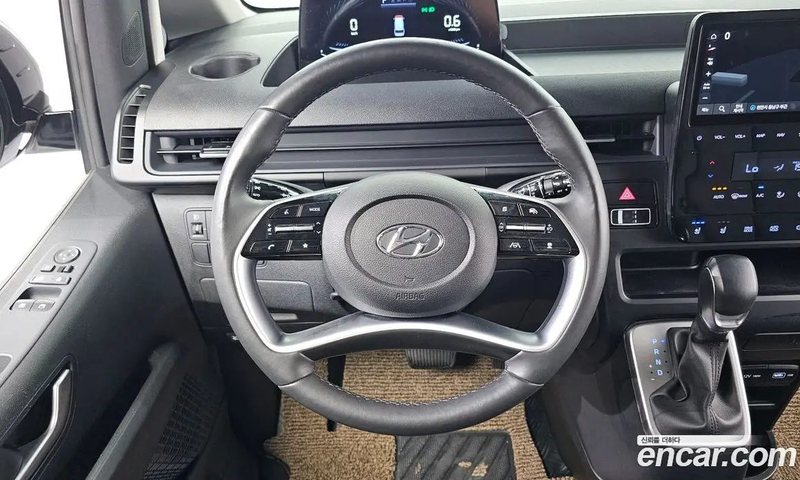 Hyundai Staria 2023 3.5 автомат (гидро), фото 12