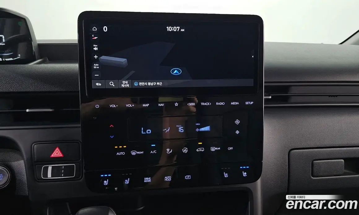 Hyundai Staria 2023 3.5 автомат (гидро), фото 13