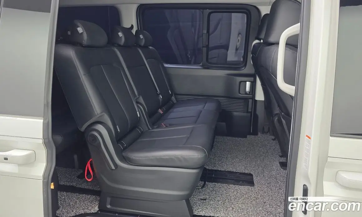 Hyundai Staria 2025 1.6 автомат (гидро), фото 12