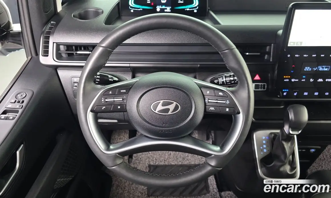 Hyundai Staria 2025 1.6 автомат (гидро), фото 13