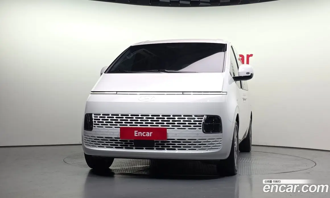 Hyundai Staria 2025 1.6 автомат (гидро), фото 3