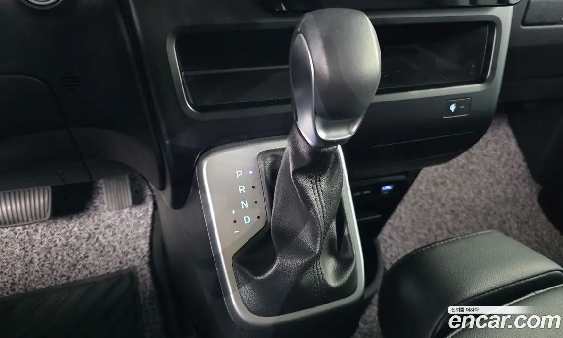 Hyundai Staria 2025 1.6 автомат (гидро), фото 9