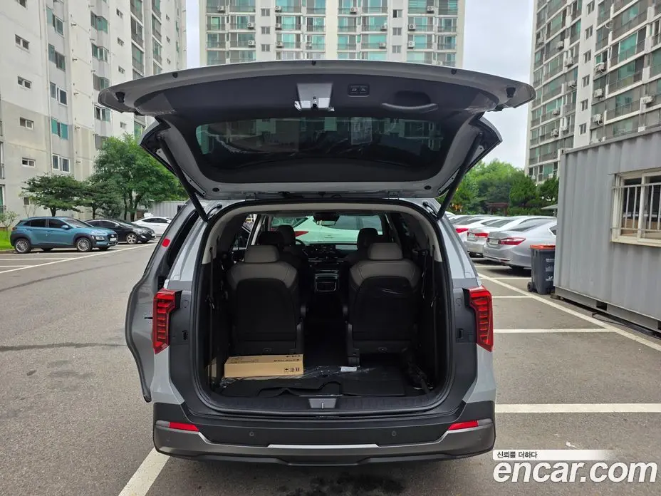 Kia Carnival 2026 1.6 автомат (гидро), фото 12