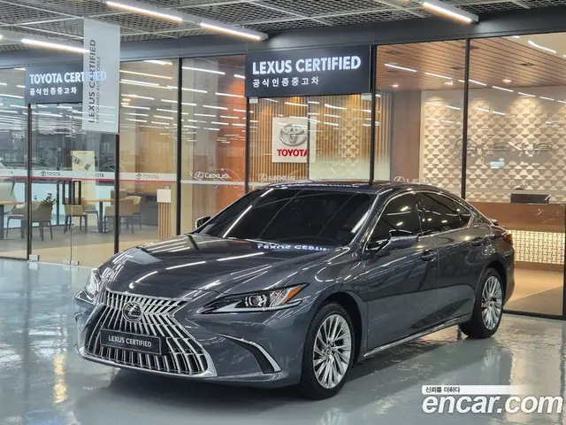 Lexus ES, 2025, 4 307 км