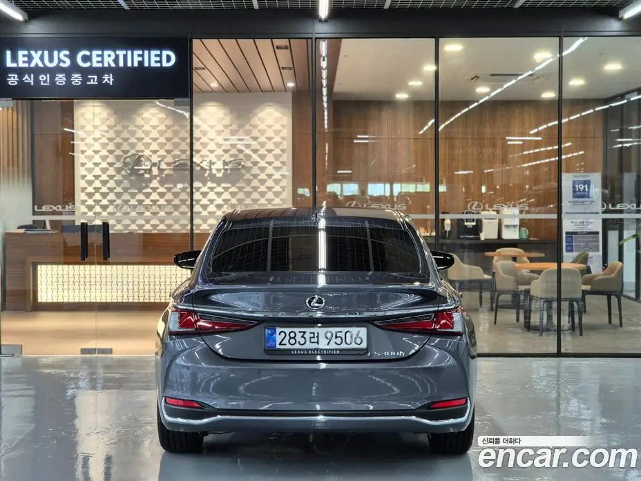 Lexus ES 2025 2.5 автомат (вариатор), фото 4