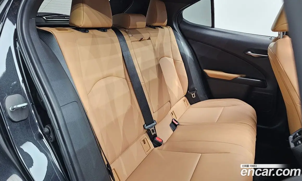 Lexus UX 2023 2.0 автомат (гидро), фото 11