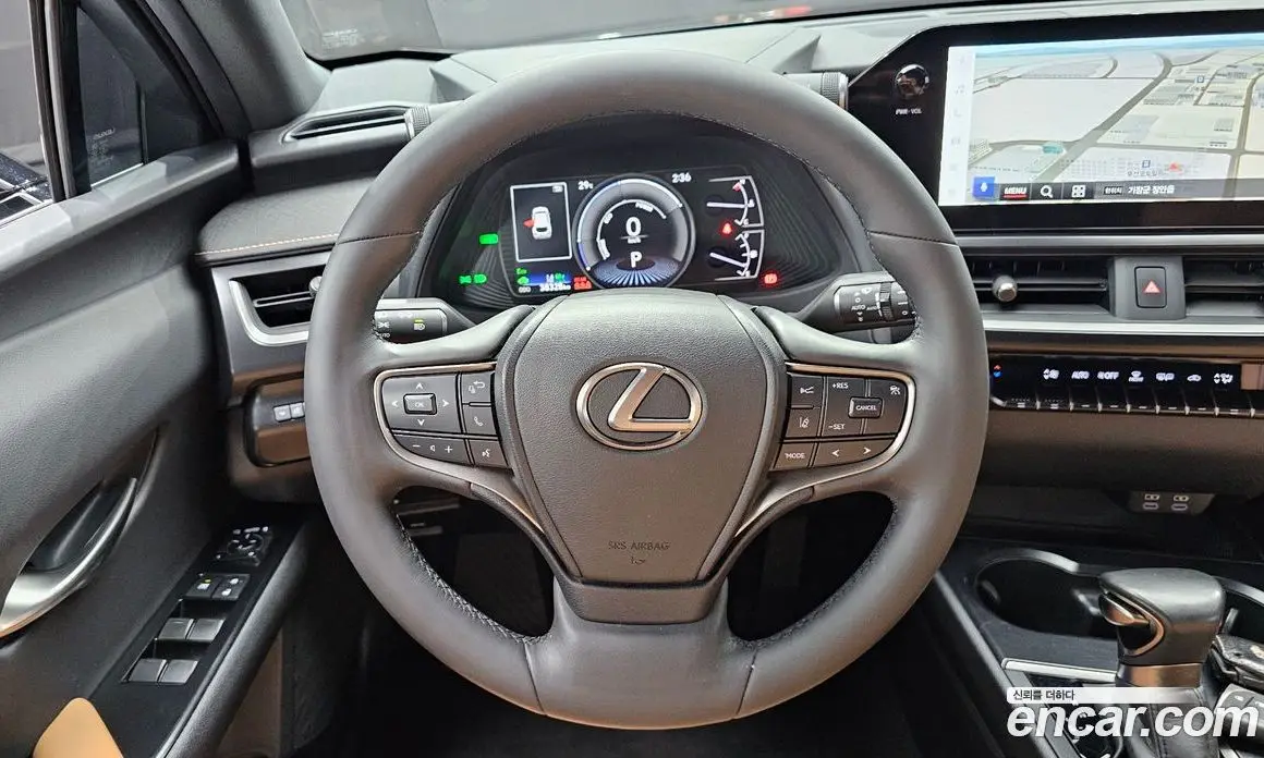 Lexus UX 2023 2.0 автомат (гидро), фото 13