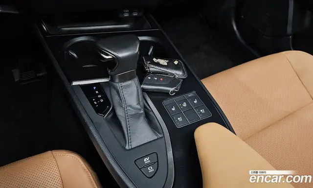 Lexus UX 2023 2.0 автомат (гидро), миниатюра 9