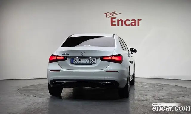 Mercedes-Benz A-Class 2024 2.0 автомат (гидро), миниатюра 3