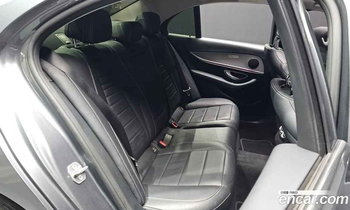 Mercedes-Benz E-Class 2017 2.0 автомат (гидро), фото 12 Mercedes-Benz E-Class 2017 2.0 автомат (гидро), фото 12