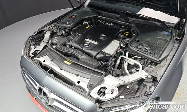 Mercedes-Benz E-Class 2017 2.0 автомат (гидро), миниатюра 6 Mercedes-Benz E-Class 2017 2.0 автомат (гидро), миниатюра 6