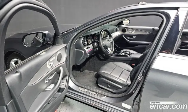Mercedes-Benz E-Class 2017 2.0 автомат (гидро), миниатюра 10 Mercedes-Benz E-Class 2017 2.0 автомат (гидро), миниатюра 10