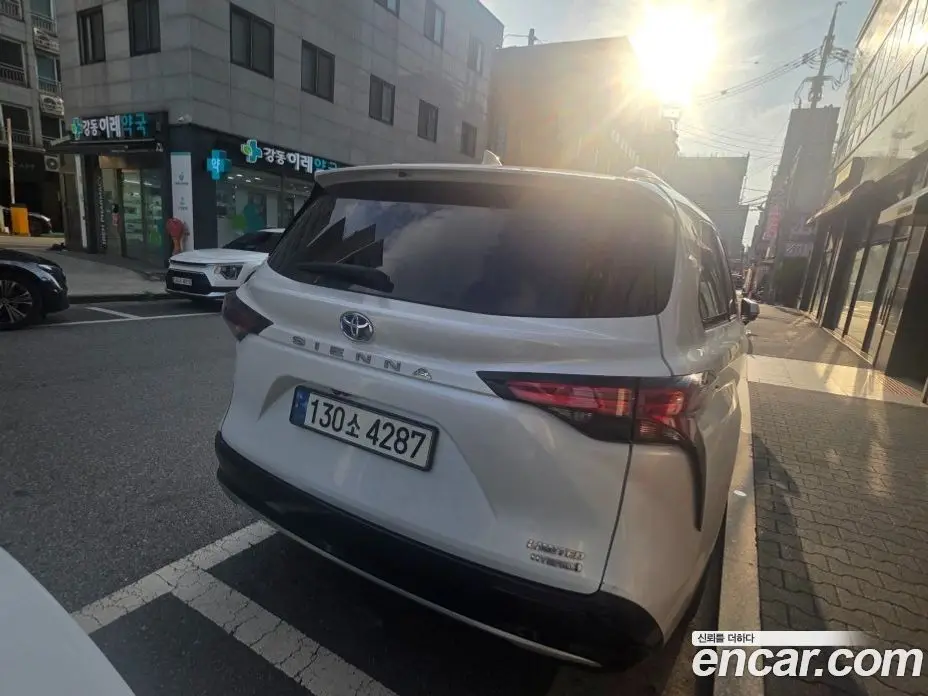 Toyota Sienna 2022 2.5 автомат (гидро), фото 3