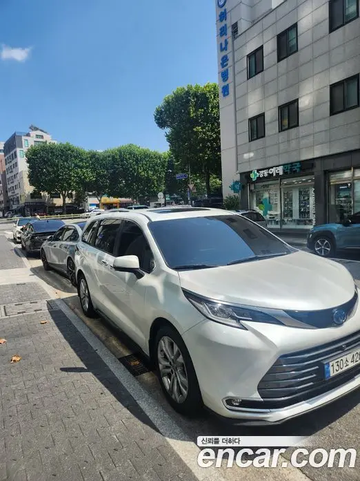 Toyota Sienna 2022 2.5 автомат (гидро), миниатюра 10