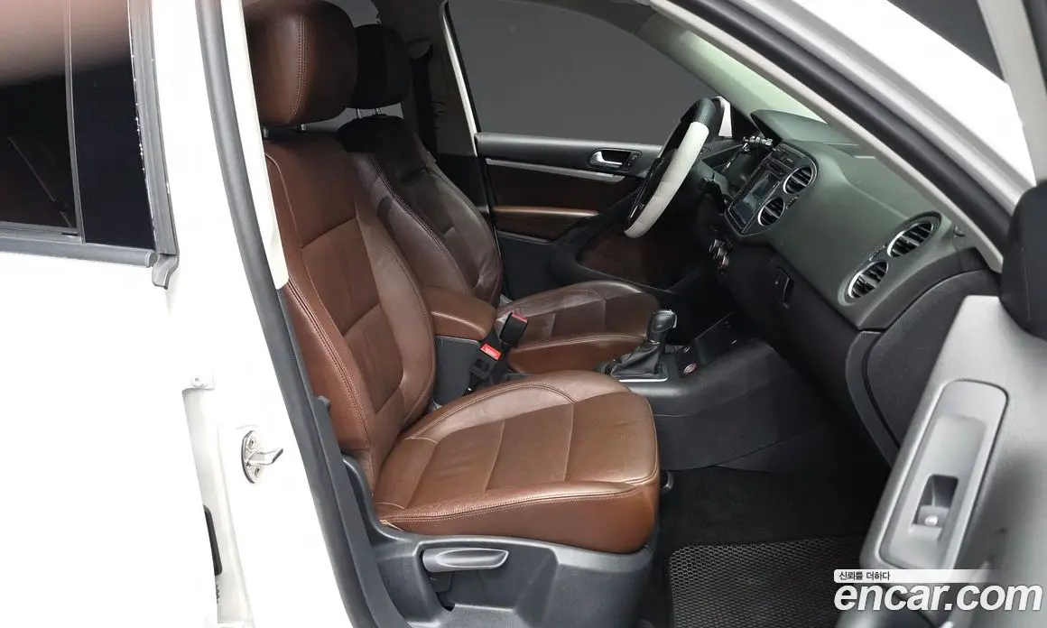 Volkswagen Tiguan 2013 2.0 автомат (гидро), фото 11 Volkswagen Tiguan 2013 2.0 автомат (гидро), фото 11