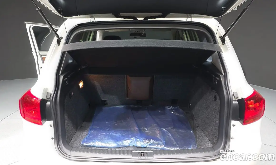 Volkswagen Tiguan 2013 2.0 автомат (гидро), фото 20 Volkswagen Tiguan 2013 2.0 автомат (гидро), фото 20