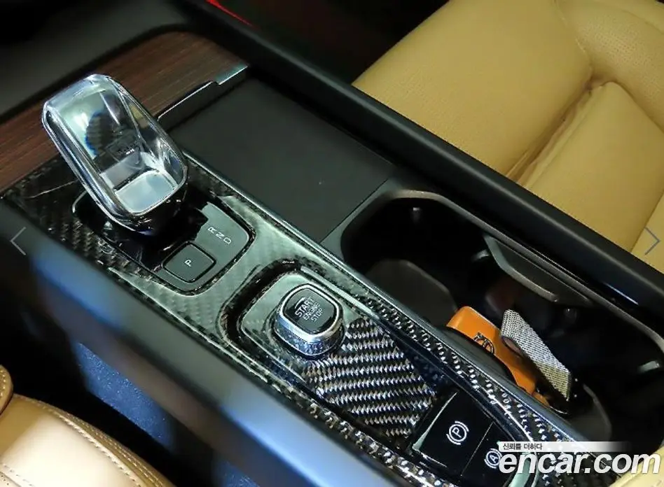 Volvo V60 2023 2.0 автомат (гидро), фото 12