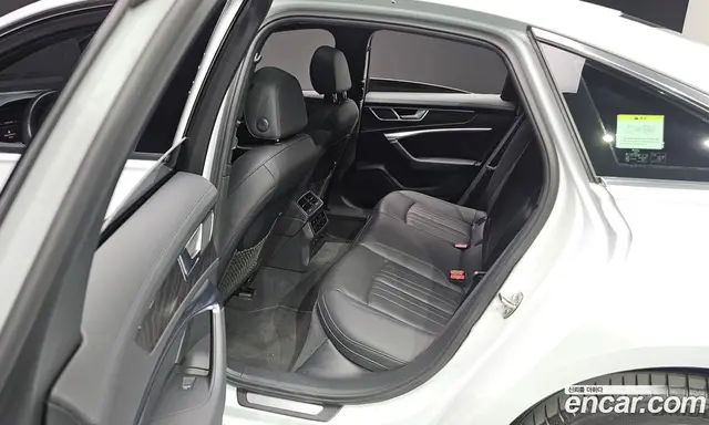 Audi A6 2023 2.0 автомат (гидро), миниатюра 11
