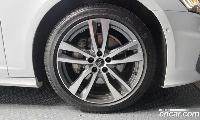 Audi A6 2023 2.0 автомат (гидро), миниатюра 5