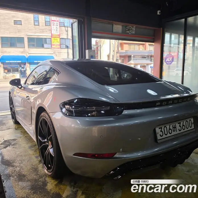 Porsche 718 2018 2.5 автомат (гидро), фото 3 Porsche 718 2018 2.5 автомат (гидро), фото 3