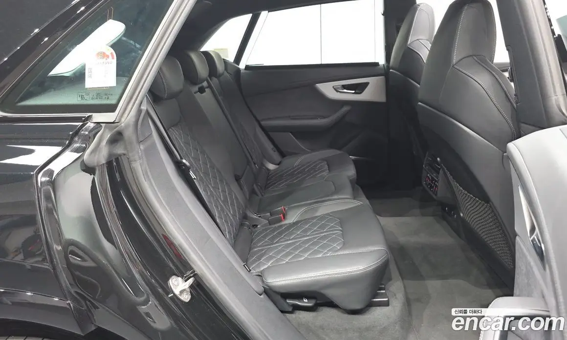 Audi Q8 2024 3.0 автомат (гидро), фото 12