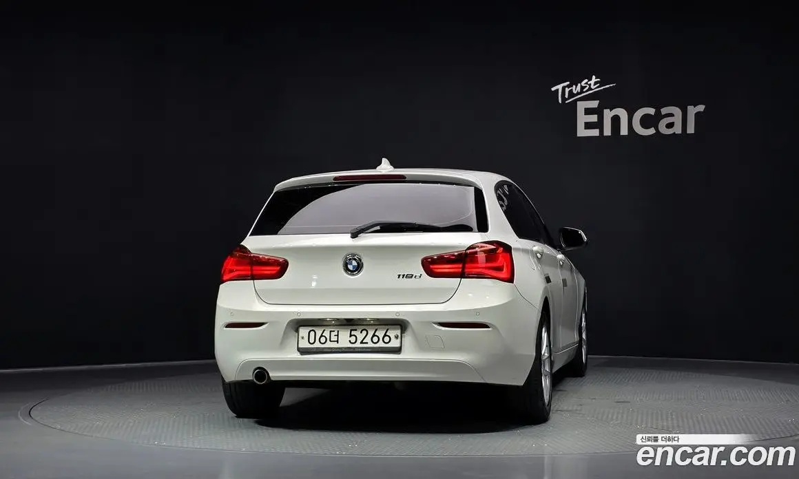 BMW 1 серия 2017 2.0 автомат (гидро), фото 4