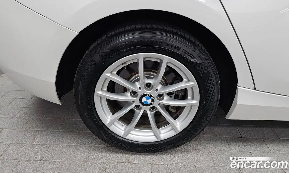 BMW 1 серия 2017 2.0 автомат (гидро), фото 5