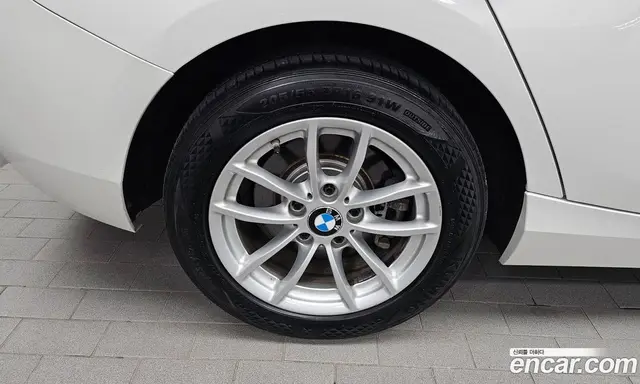 BMW 1 серия 2017 2.0 автомат (гидро), миниатюра 5