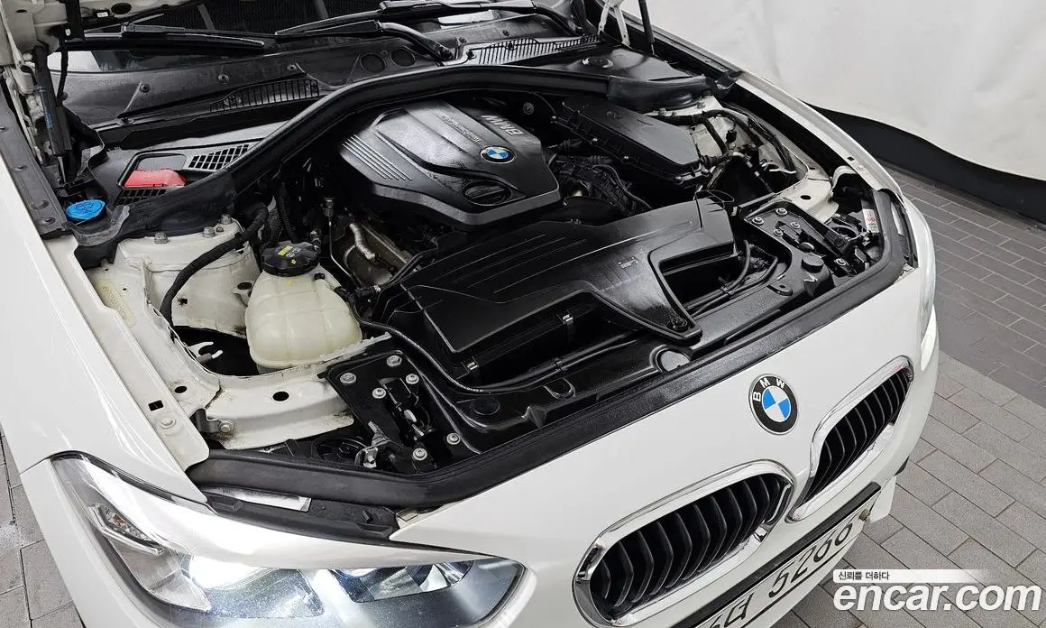 BMW 1 серия 2017 2.0 автомат (гидро), фото 6