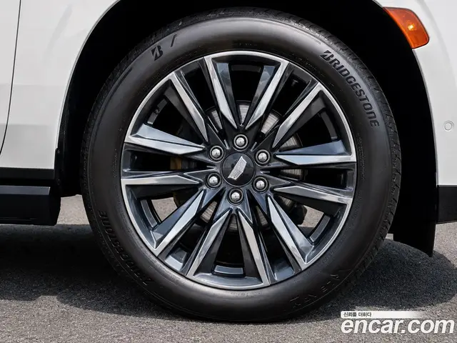 Cadillac Escalade 2023 6.2 автомат (гидро), миниатюра 5 Cadillac Escalade 2023 6.2 автомат (гидро), миниатюра 5
