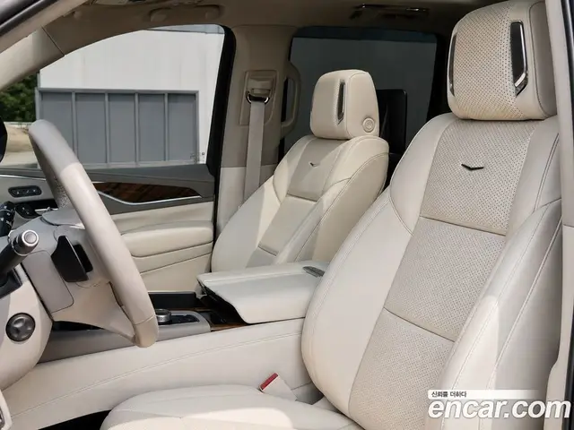 Cadillac Escalade 2023 6.2 автомат (гидро), миниатюра 10 Cadillac Escalade 2023 6.2 автомат (гидро), миниатюра 10