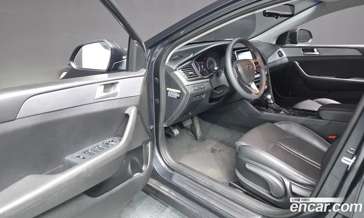 Hyundai Sonata 2017 2.0 автомат (гидро), фото 11 Hyundai Sonata 2017 2.0 автомат (гидро), фото 11