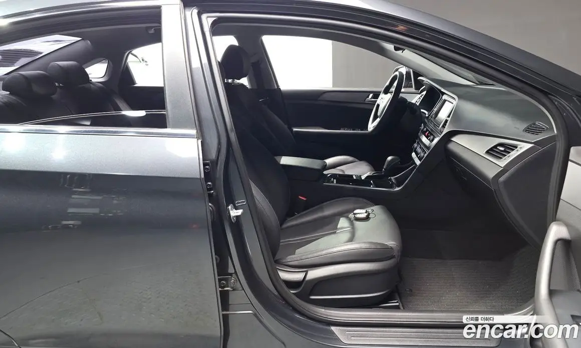 Hyundai Sonata 2017 2.0 автомат (гидро), фото 10 Hyundai Sonata 2017 2.0 автомат (гидро), фото 10